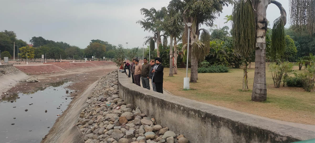 Demand to clean the lake in Sector 42